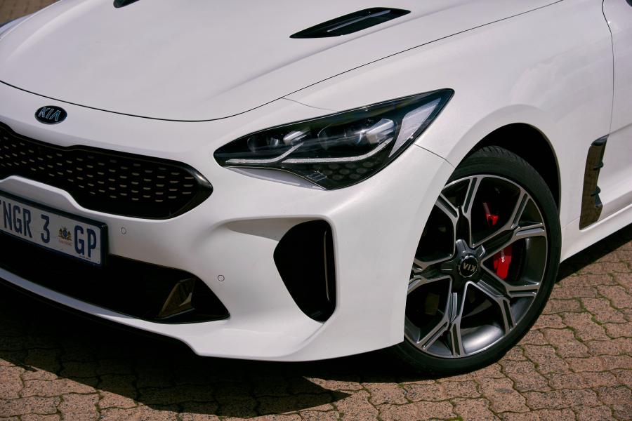Детали экстерьера Kia Stinger GT 2018 года  (ZA) (фото 5 из 40)